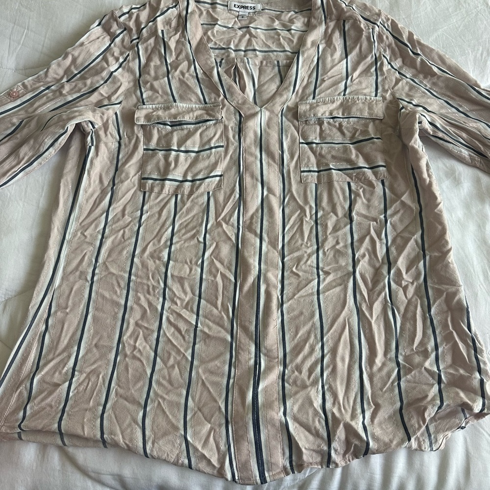 Express blush v neck button up - small